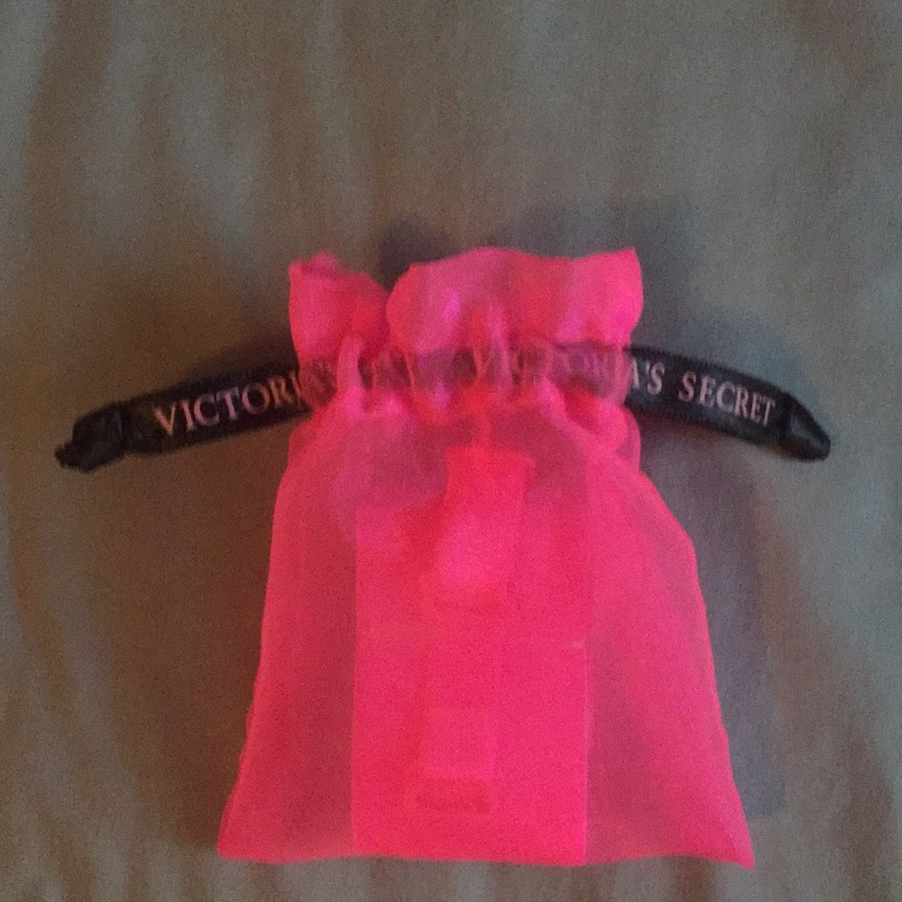 VS Hot pink bra straps